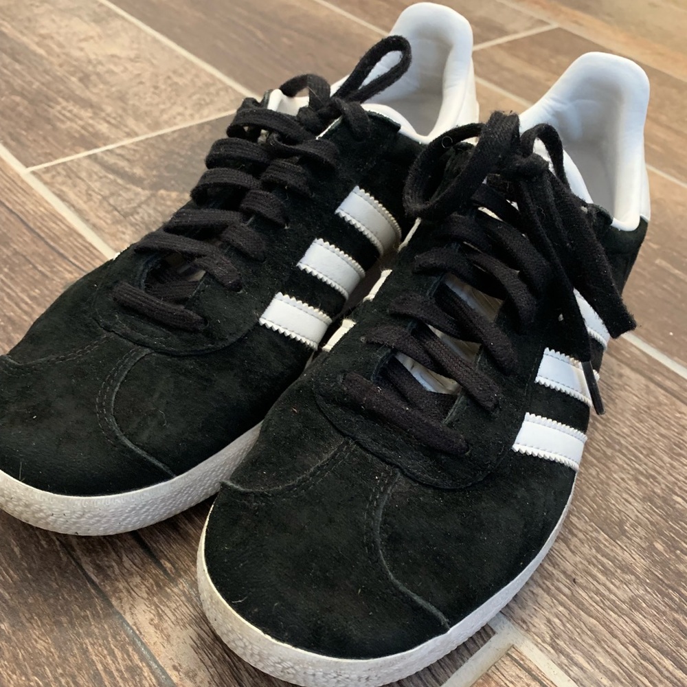 Black Gazelle Adidas